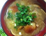 梅干しが隠し味!なめこの味噌カレー汁作り方3写真