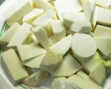 里芋(親芋)の鶏そぼろコロッケ作り方1写真