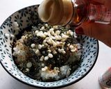 簡単♫ある物で！温か♡たぬき塩こんぶ丼作り方3写真