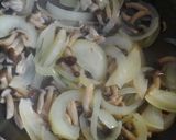 簡単♪鶏むね肉と玉ねぎの生姜ケチャップ煮作り方3写真