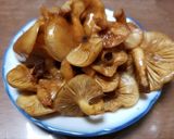 開きなめこ、乾燥ワカメのバター醤油炒め作り方2写真