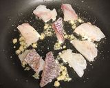 鯛と海老のアクアパッツァ作り方1写真