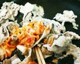 簡単ランチ★豚キムチ—ズ丼作り方1写真