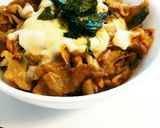 簡単ランチ★豚キムチ—ズ丼作り方3写真