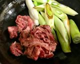 牛こまと長ネギのにんにく味噌バター炒め作り方3写真