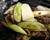 牛こまと長ネギのにんにく味噌バター炒め作り方6写真