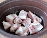 簡単旨い！骨付き豚バラ肉と里芋のネギ蒸し作り方3写真