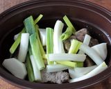 簡単旨い!骨付き豚バラ肉と里芋のネギ蒸し作り方4写真