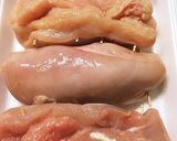 鶏胸肉でとりチャーシュー)^o^(作り方1写真