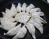簡単！羽根つき餃子☆煮白菜でジューシー作り方6写真
