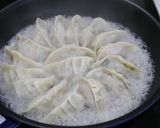 簡単！羽根つき餃子☆煮白菜でジューシー作り方7写真