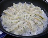 簡単！羽根つき餃子☆煮白菜でジューシー作り方9写真