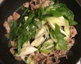 豚肉とサラダ菜と葱のにんにく醤油炒め作り方5写真