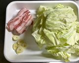 豚バラとキャベツのオイスターにんにく炒め作り方1写真
