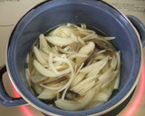 柚子こしょう風味で☆牛蒡と玉葱の甘辛煮作り方2写真
