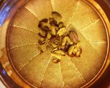 椎茸、春菊、柿の落花生豆腐和え作り方3写真