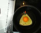 おにぎりに三角目玉焼きをトッピング！作り方2写真