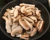 イカとホタテとキノコ、にんにくバター炒め作り方8写真
