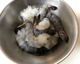 エビのトマトクリーム煮込み作り方1写真