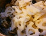 鶏もも＆根菜たちの煮物。作り方7写真
