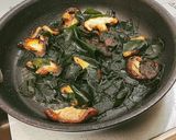 ダイエットに♪しいたけとワカメの炒め物作り方3写真