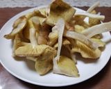天然キノコ2種と芋2種の田舎風味噌煮作り方3写真
