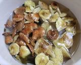 天然キノコ2種と芋2種の田舎風味噌煮作り方5写真