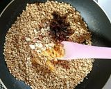 簡単手作りグラノーラ☆黒蜜きな粉味。作り方4写真