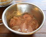 鶏むね肉ときのこのおかかバター醤油焼き作り方1写真