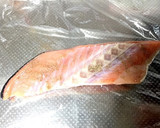 簡単★塩鮭の醤油バタームニエル作り方2写真
