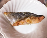 簡単★塩鮭の醤油バタームニエル作り方4写真