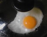 レトルトハンバーグと半熟目玉焼きの丼作り方3写真