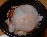 レトルトハンバーグと半熟目玉焼きの丼作り方6写真