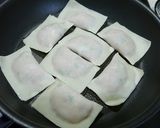 簡単！胡麻餃子☆胡麻ドレでたれ不要作り方5写真