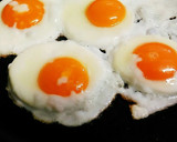 旨❤トマトと半熟目玉焼きのマヨチーズ焼き作り方2写真