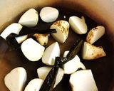 鶏肩肉と海老芋のほっこり塩麹煮作り方3写真