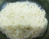 鶏肉と長ネギの煮麺　万能ネギを添えて作り方6写真