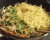 白菜と豚肉のチーズクリーム焼きそば作り方4写真