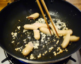 「ウィンナーとほうれん草のバター炒め」作り方3写真