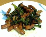 家の食材3つニラとベーコンのピリ辛炒め作り方7写真