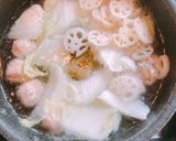 白菜とれんこん 鶏団子の 豆乳味噌スープ作り方4写真