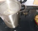 冷蔵庫にあるもので☆豆苗パスタ☆作り方1写真