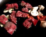 煮込み用牛角切り肉で一口ステーキ塩麹入り作り方3写真