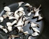 平茸、ベーコン入りスクランブルエッグ作り方3写真