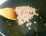 モヤシと挽肉の味噌バタースープ作り方4写真