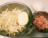 モヤシと挽肉の味噌バタースープ作り方1写真