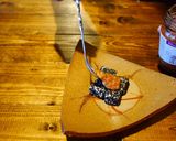 「黒ごまクリームチーズの酒盗のせ」作り方6写真
