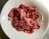 牛こまとキャベツのにんにく塩昆布炒め作り方1写真