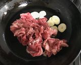 牛こまとキャベツのにんにく塩昆布炒め作り方3写真