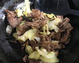 牛こまとキャベツのにんにく塩昆布炒め作り方7写真